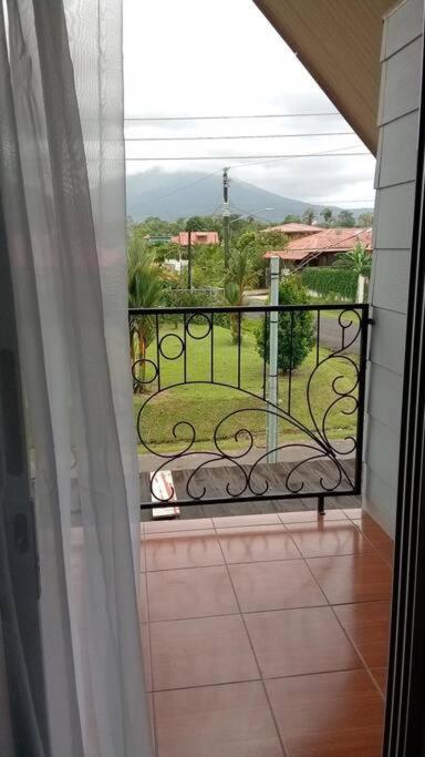 Casa De Las Rosas Volcan Arenal La Fortuna Exterior photo