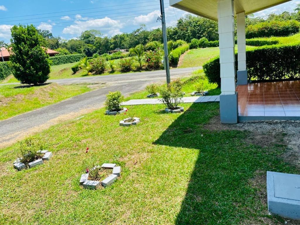 Casa De Las Rosas Volcan Arenal La Fortuna Exterior photo